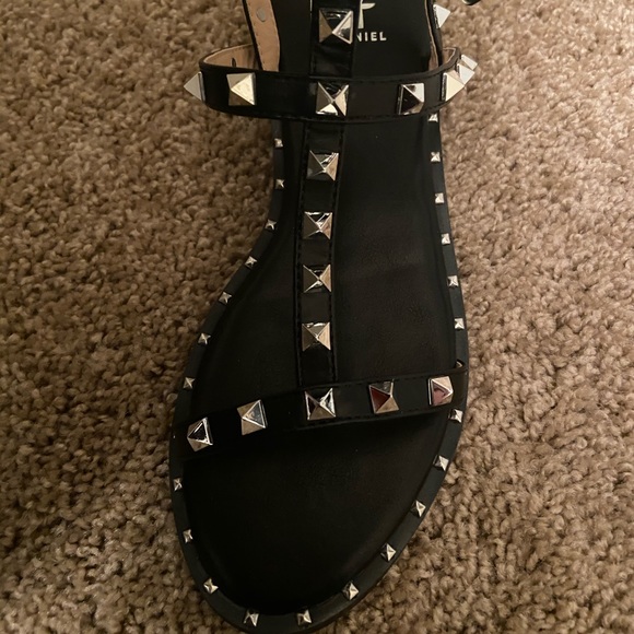 Black leather pyramid studded gladiator sandals - Picture 2 of 8